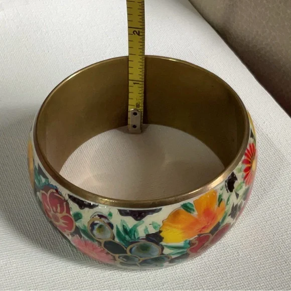Vintage Floral w/Gold Accents Bangle Bracelet Brass interior/Pretty Piece - Picture 6 of 8
